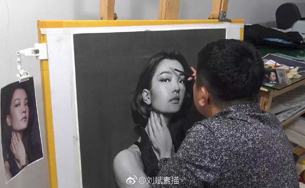 如何用一支炭笔表现素描的结构和质感？一篇告诉你