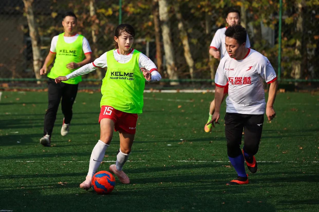 女足最美球员，两年前因奖金不到位，愤而退役，今为国再上绿茵场