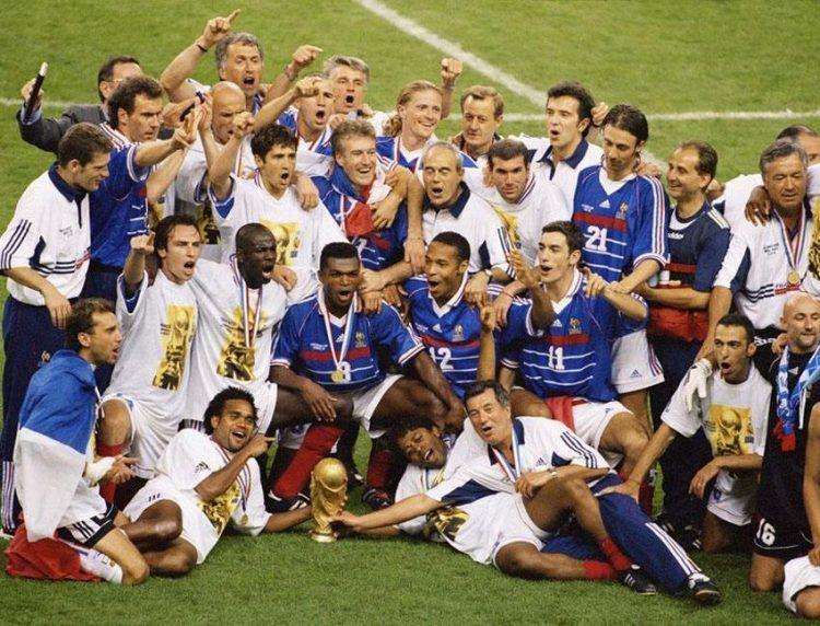 他是足球踢得最好的柔术冠军，法国的大满贯左后卫