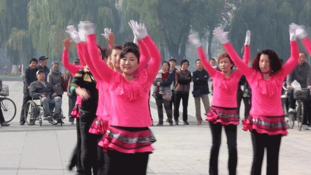 “社交癌”，30岁二胎妈妈和50岁广场舞后羞于启齿的“秘密”……