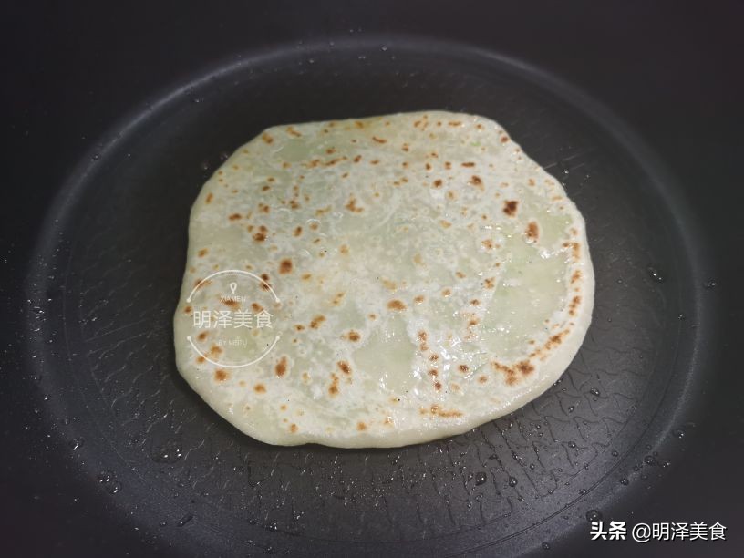 做馅饼和面的方法告诉我一下,做馅饼时如何让馅饼皮薄如纸
