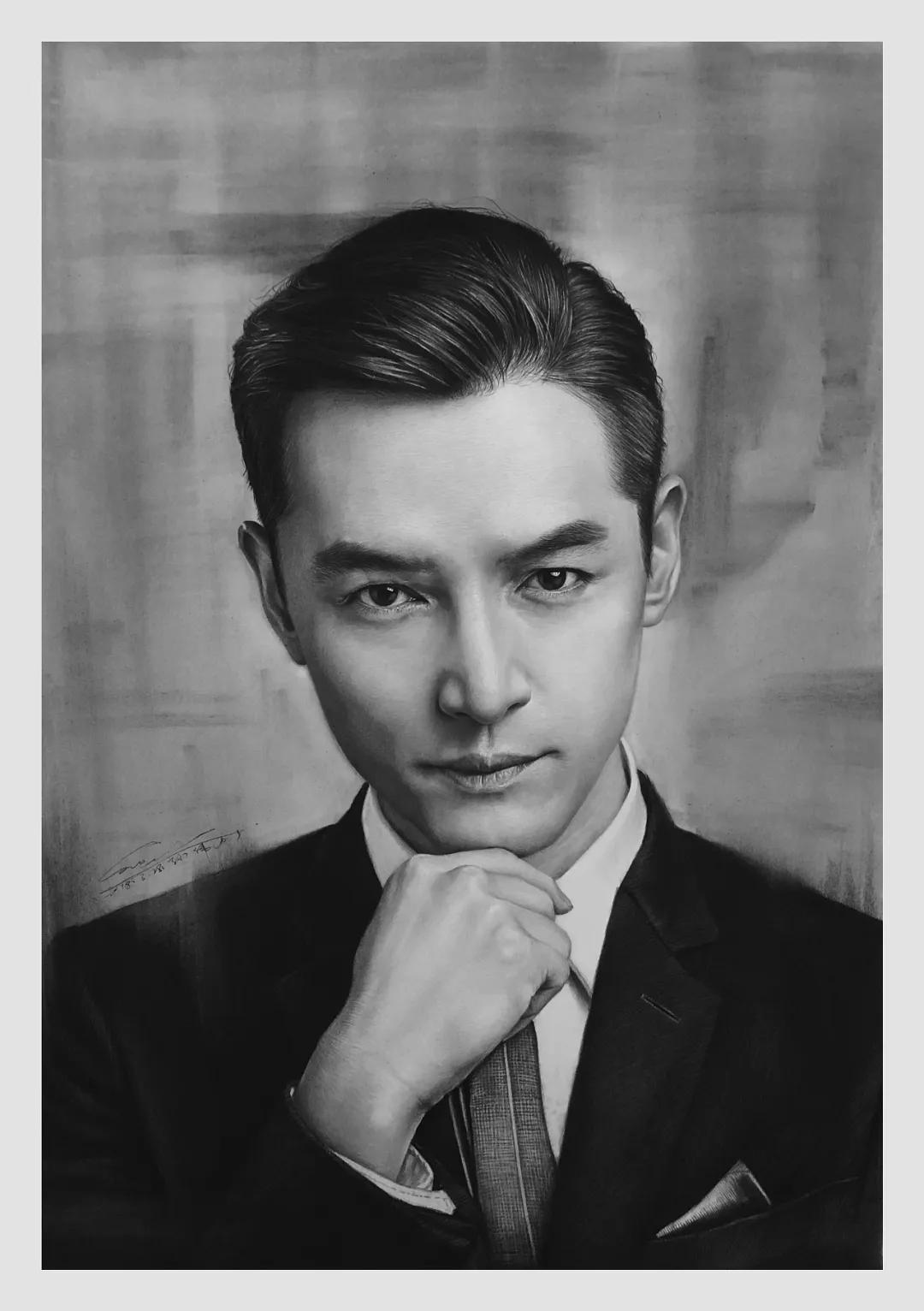 画一幅素描100万笔，胡歌、李现、迪丽热巴在他笔下全都画活了