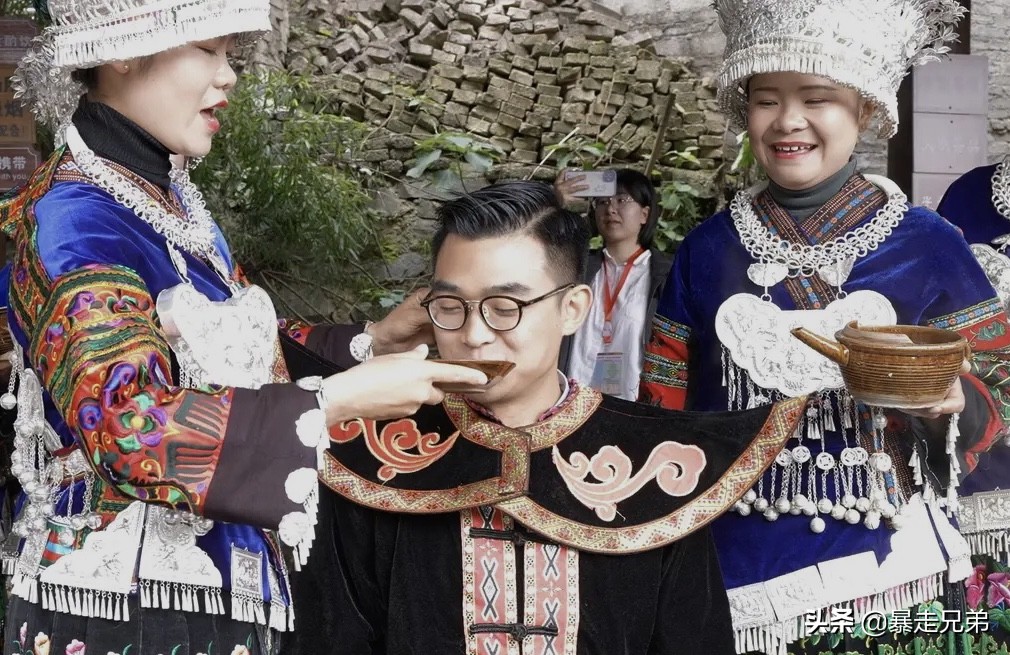 国庆节贵州旅游打卡地,去贵州茅台酒镇参观