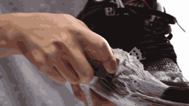 球鞋脏了怎么处理,球鞋表面脏了怎么清理