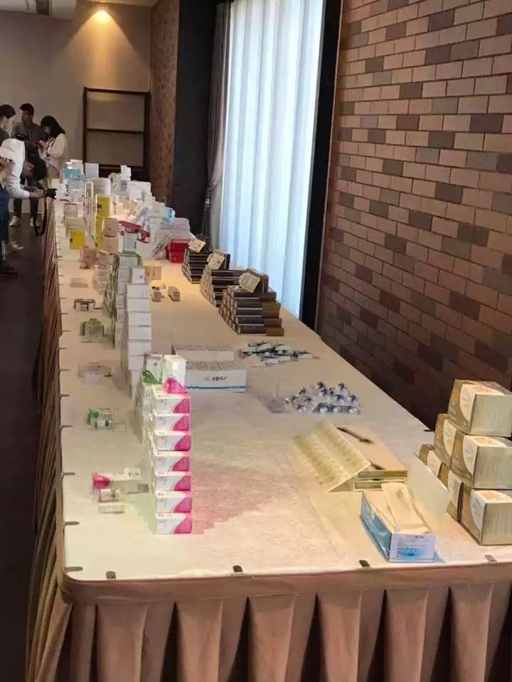 赶紧告诉老婆：千万别买朋友圈里这些东西！警方*底卧**揭惊天黑幕！