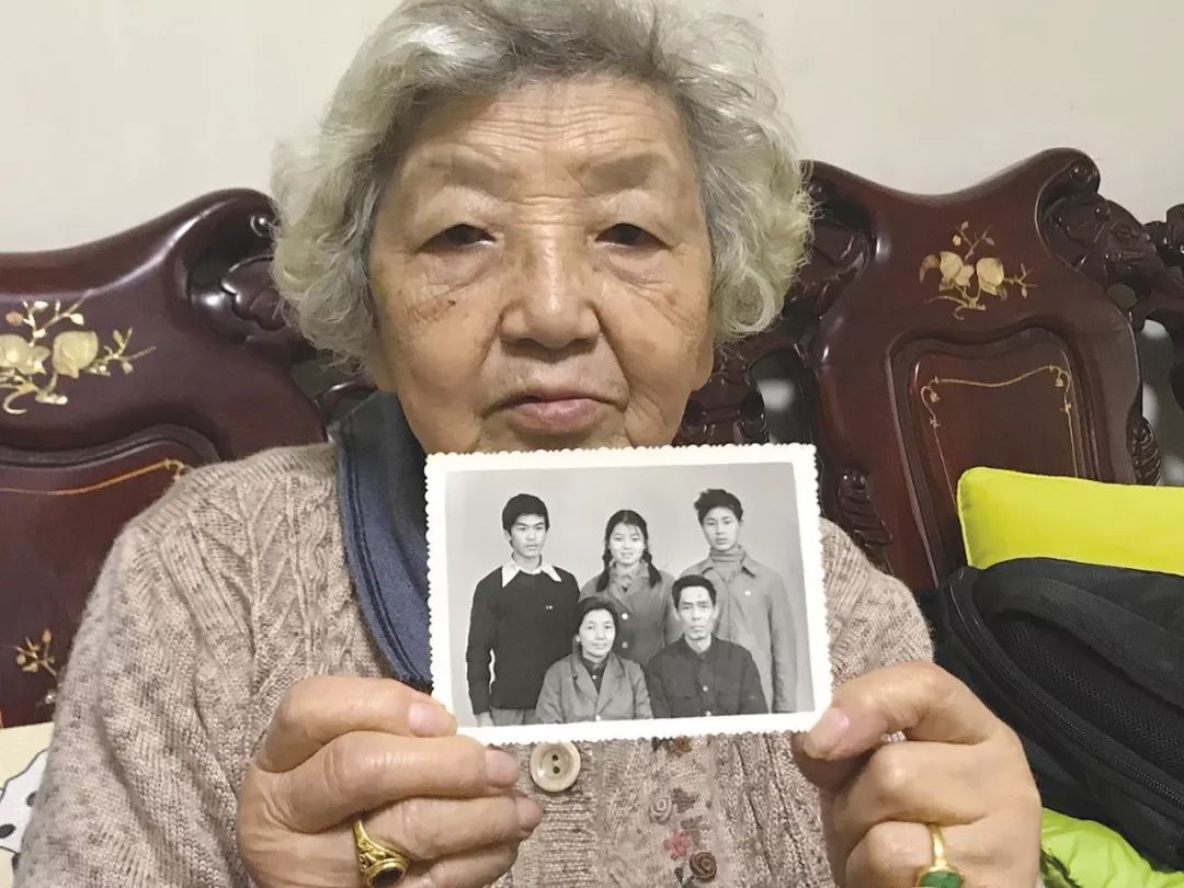 儿子患怪病妈妈照顾,孩子得精神病大人怎么安慰