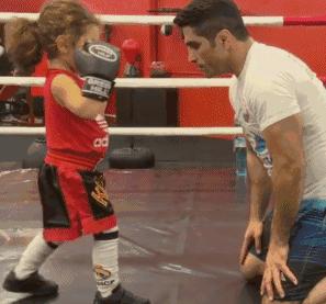 泰山腹肌小孩,五岁小孩儿8块腹肌