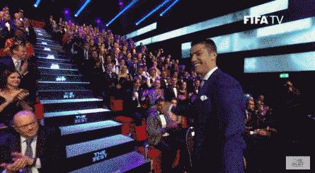 c罗求婚成功女友手戴钻戒照曝光,c罗求婚成功全过程