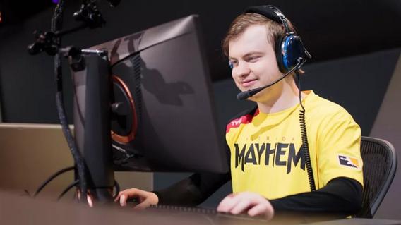 选择自己想玩的游戏来装主机,选外设一定不要盲目跟风