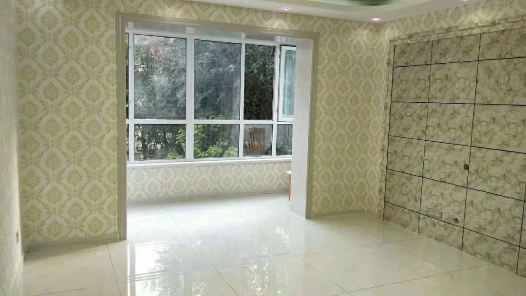 石河子三室二厅50万精装修急卖,石河子二手房大户型推荐