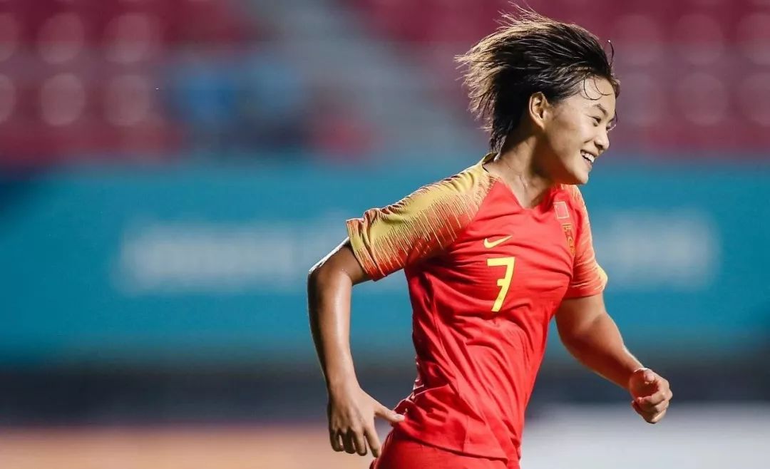 中国女足铿锵玫瑰无愧中国红,铿锵玫瑰真人