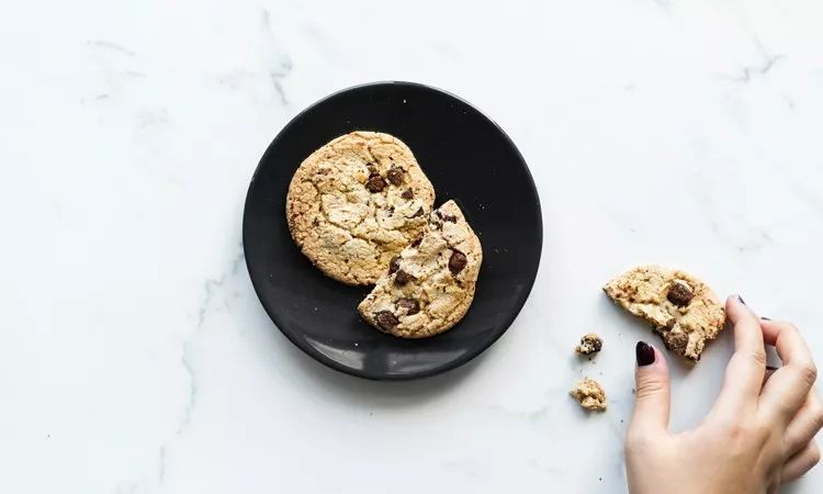 每天喝一瓶能量饮品对身体有害吗,经常喝酸奶能消除脂肪肝吗