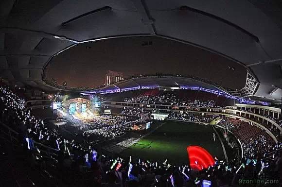 今晚的英超比赛在哪里可以看,虹口足球场今晚球赛