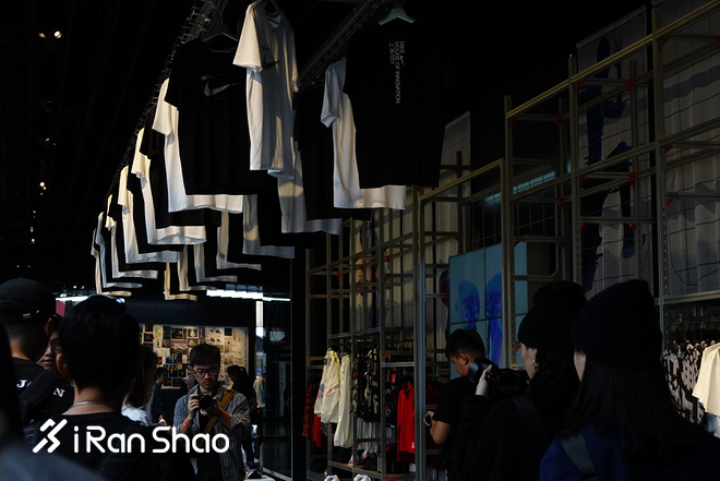 上海001全球耐克体验店,耐克实体店探店指南