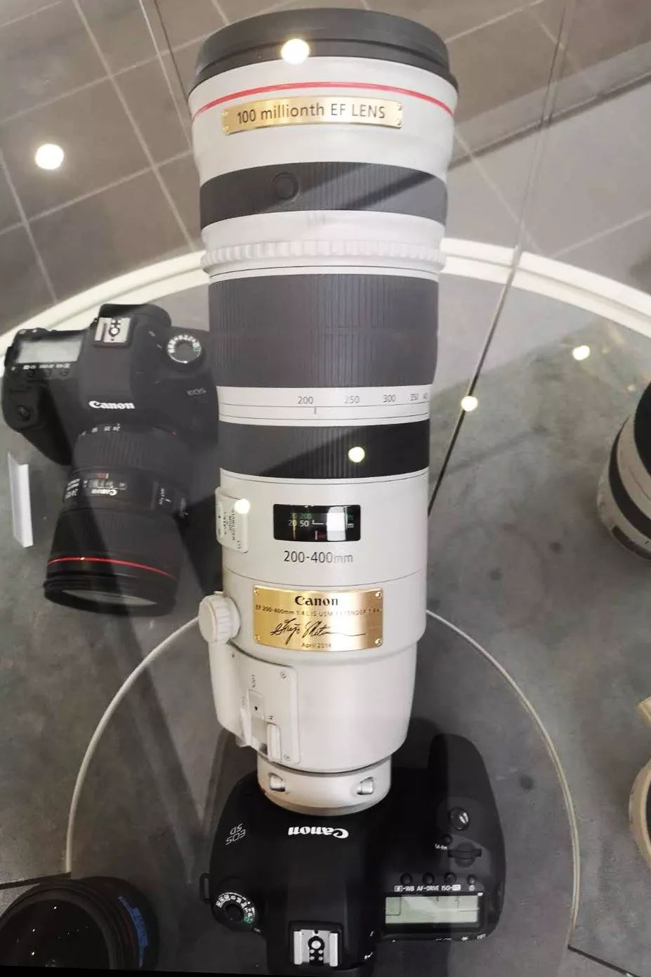 「摄影器材」买佳能镜头花了那么多钱，你知道花到哪里了吗？来认识一下EF镜头的9大黑科技