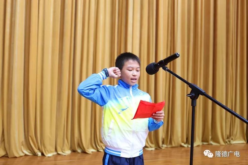 校园篮球比赛啦啦操,校园足球篮球联赛开赛