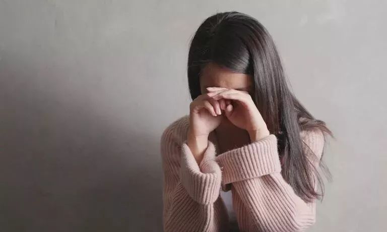 留学自杀频发背后：父母的“正能量”成了压垮我们的最后一根稻草