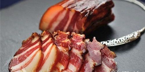 腊肠肠衣发霉还能吃吗,腊肠表面发霉有黑点还能吃吗