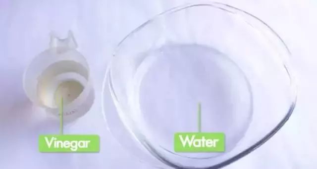 神了！洗白袜子只需涂点这个，冲一下立马跟新的一样！