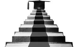 大一挂科了还有必要努力吗,大学挂科是不是一件挺难过的事情