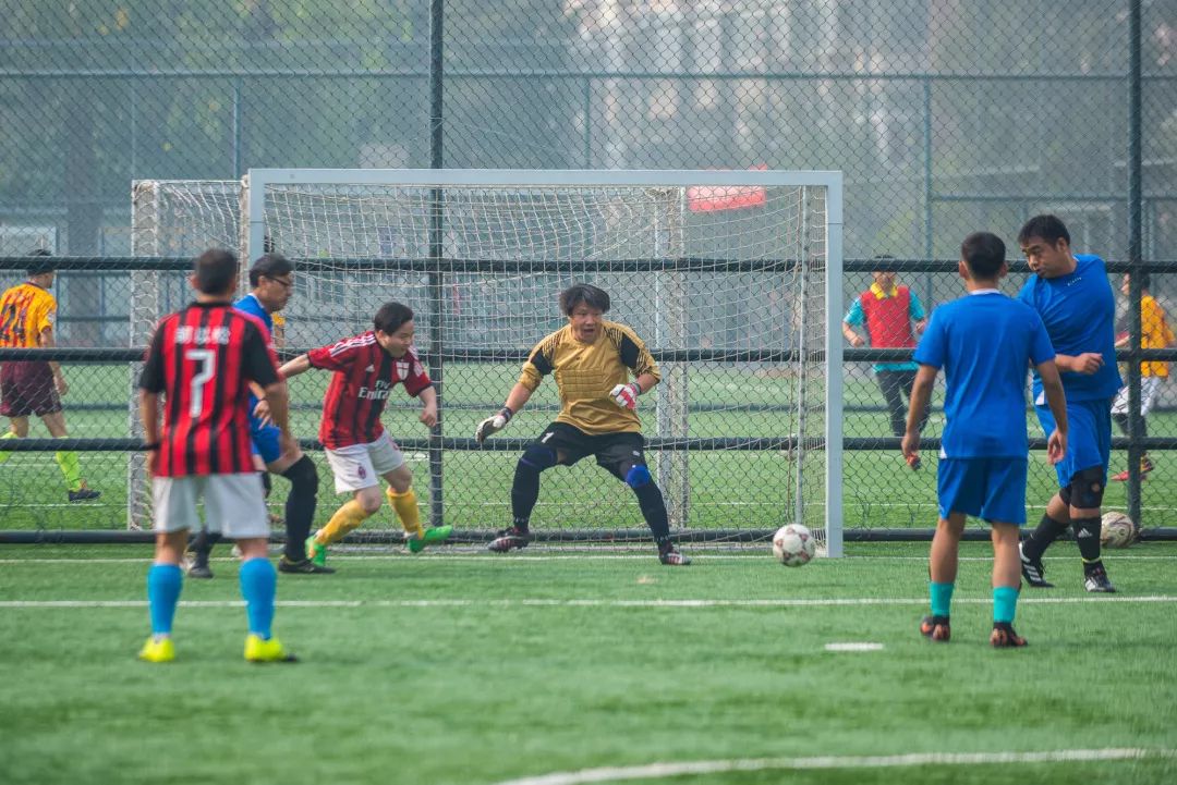 绿茵场上的RUC后勤人｜你们顽强拼搏的姿态，最帅！