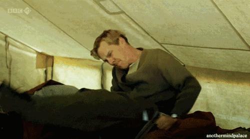 众里寻她千百度翻箱倒柜找秋裤,众里寻他千百度却在灯火阑珊处