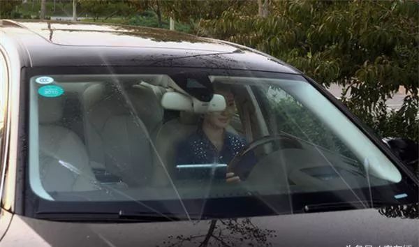 汽车玻璃水喷高喷偏怎么办,前车喷玻璃水怎么办