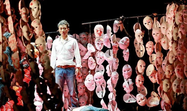 导演王翀：如果纯粹是为了消遣，戏剧之外有太多别的行业可以选择｜乌镇戏剧节