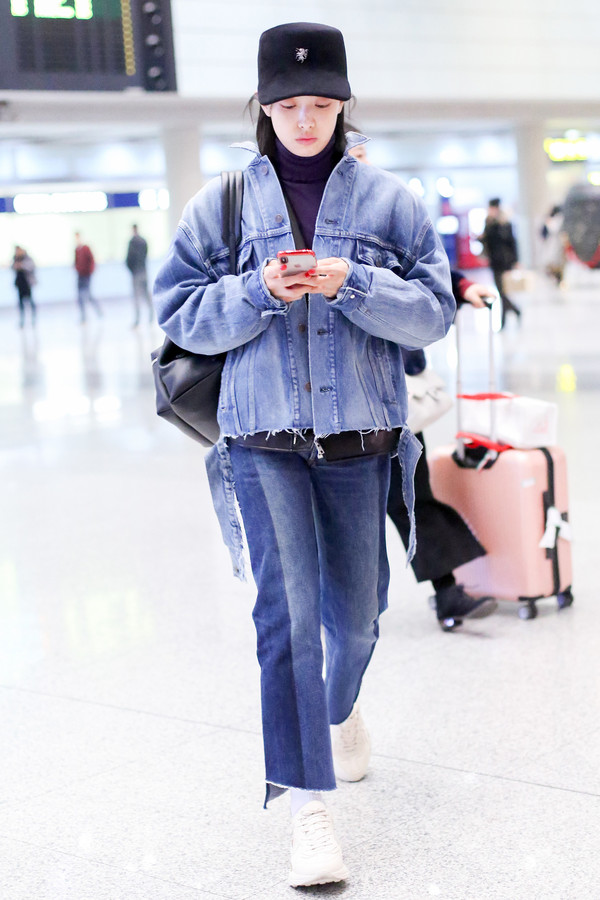 浅色牛仔裤雷区,牛仔裤怎么穿才不会出现尴尬区