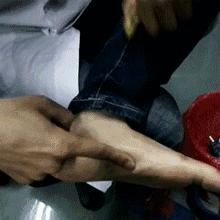 「夜听」用两个手指夹住耳朵揉15下，奇迹发生了！中医亲自演示~