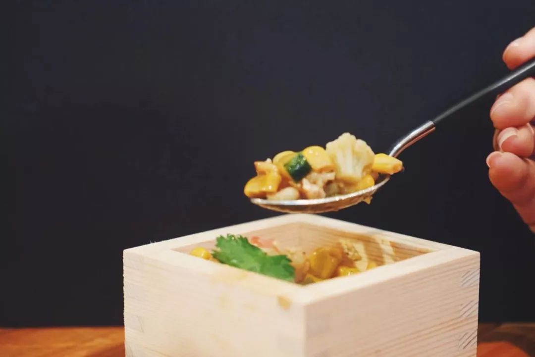 麦当劳绿了,麦当劳变绿了怎么回事