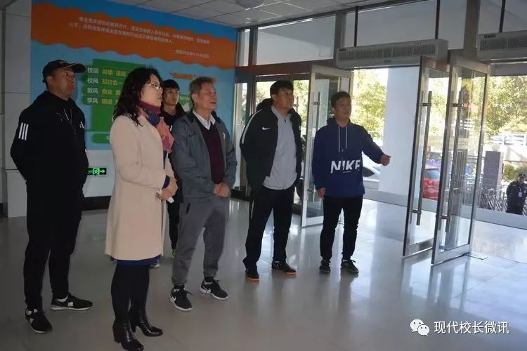 「直通校园」与偶像同框助梦想起飞——中国足球名宿辅导团走进杏花岭区建设北路小学寻找“未来之星”