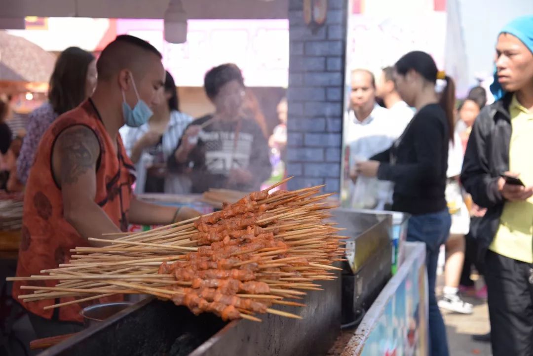 汇聚美食优惠团购,今年梧州宝石美食节在什么地方