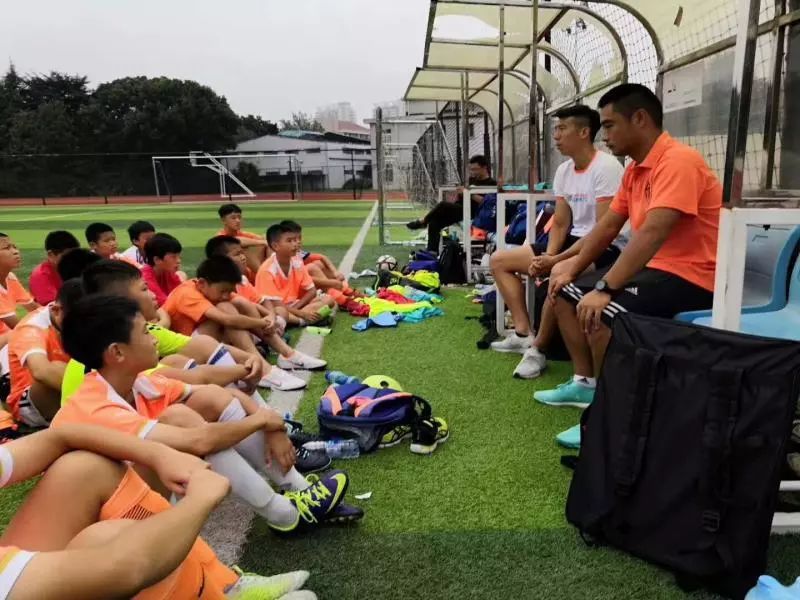 孙吉为何亮相市运会足球赛场？向徐根宝学习抓青训，输送人才已代表浦东获佳绩！