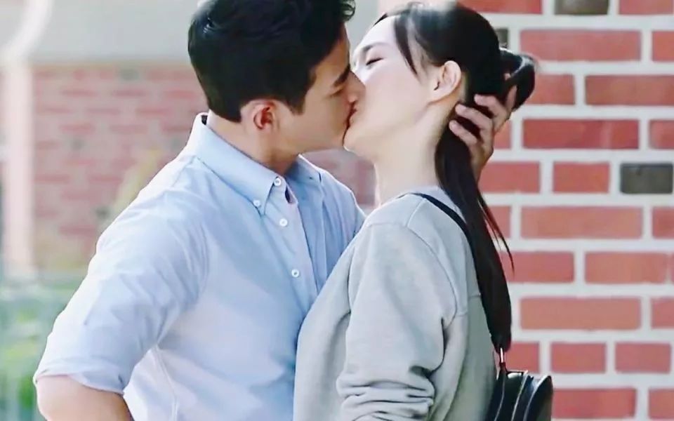 罗晋普天同庆,唐嫣罗晋官宣婚讯甜到齁