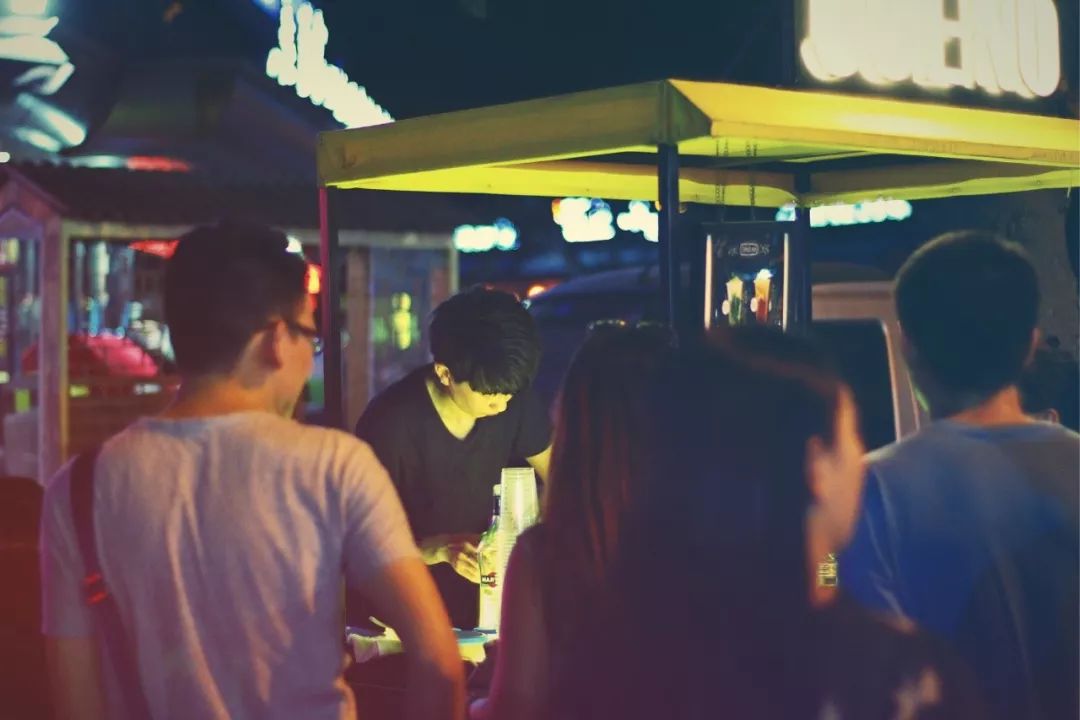 城市走散歌词,城市走哪条车道