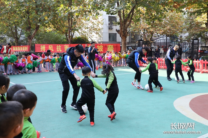 快乐童年足球俱乐部,快乐足球欢乐球