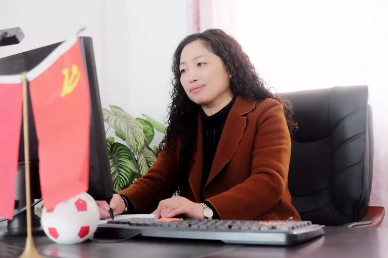 什么都不用带，到我家来吧！认识一下，她是乐于助人的“酉阳好人”！