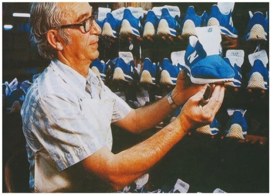 官司缠身，山寨不停，这个“N字鞋鼻祖”又回来了！