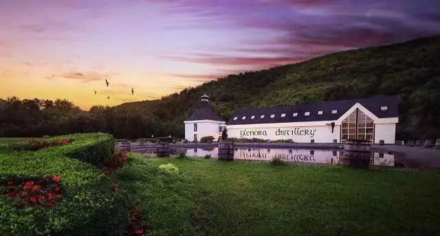 将爱情中所有的浪漫，都放心的交给新斯科舍