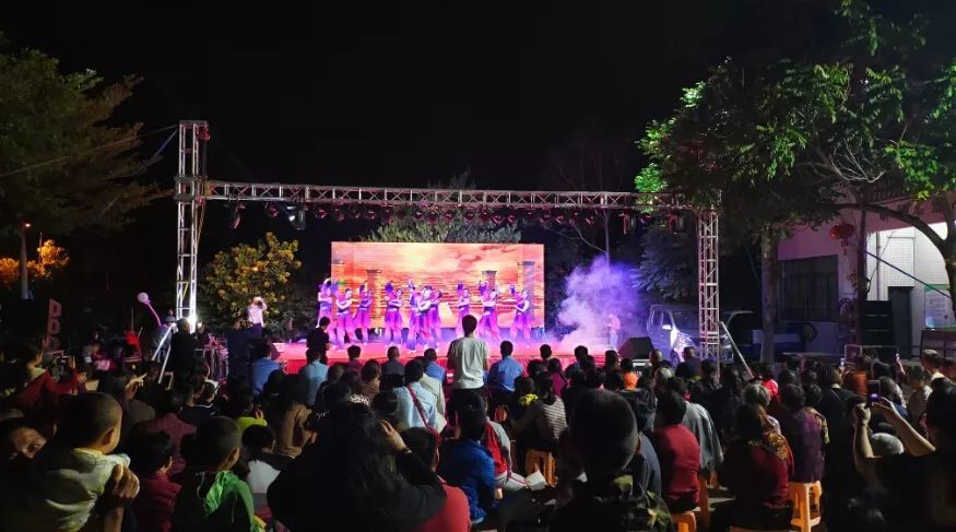 这一夜场集市有亮点，看剧学法两不误！