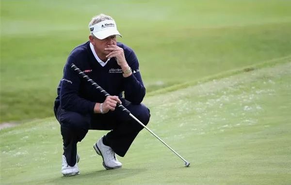 高尔夫历史上最精彩的一球,高尔夫最特殊推杆