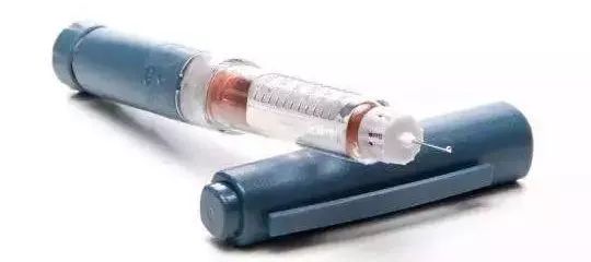 药店里几毛钱的药膏，竟能缓解治疗12种常见病痛！不看亏大啦~