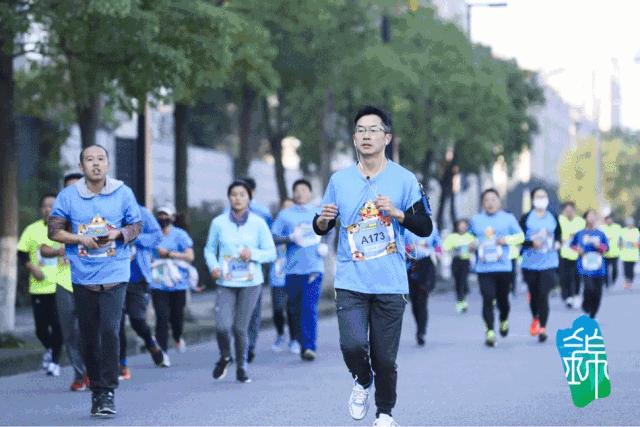 快，换上跑鞋，到上海最美林荫道中，参加欢乐嘉年华！