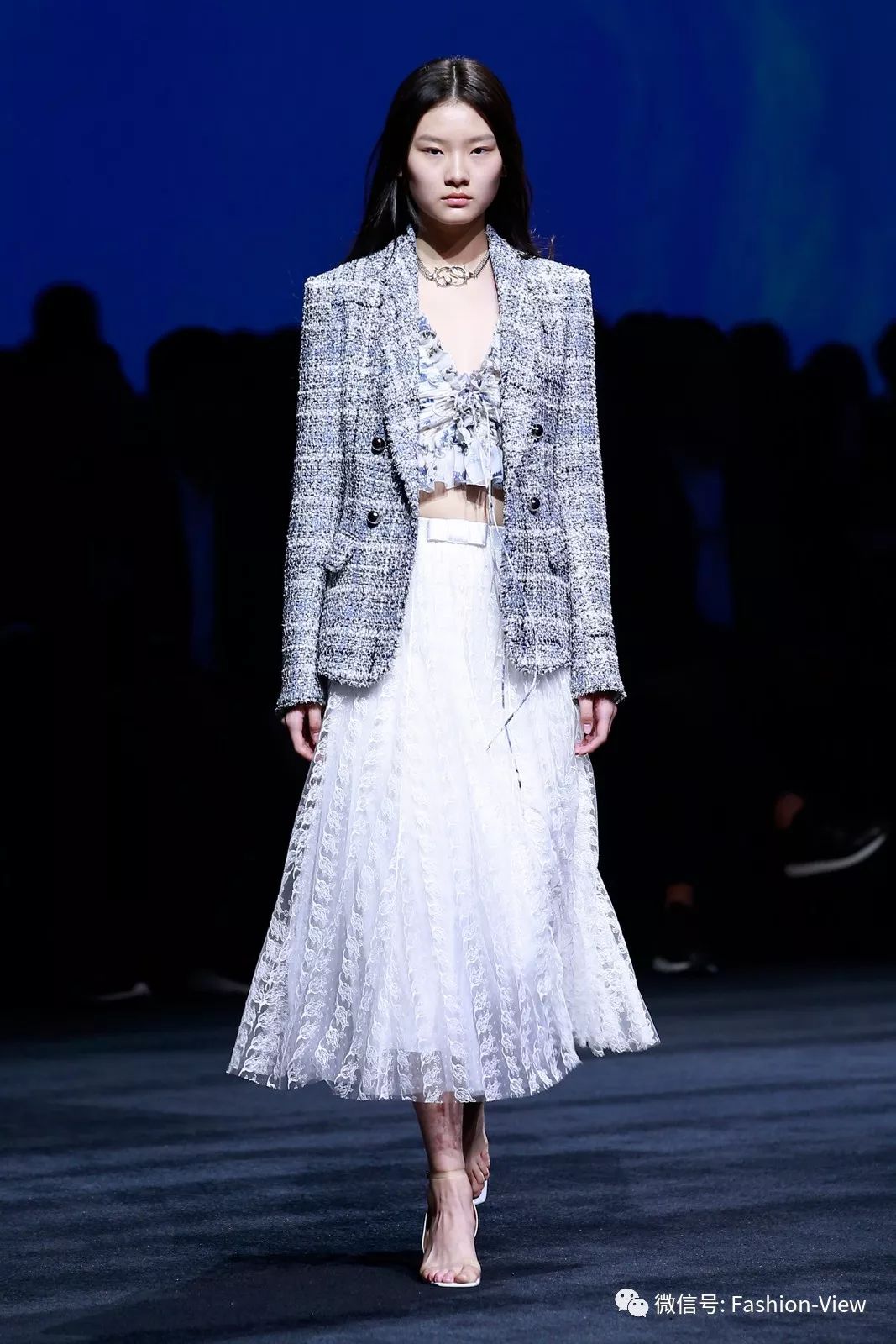 耳畔余音绕是什么意思,恩派雅羊绒衫女