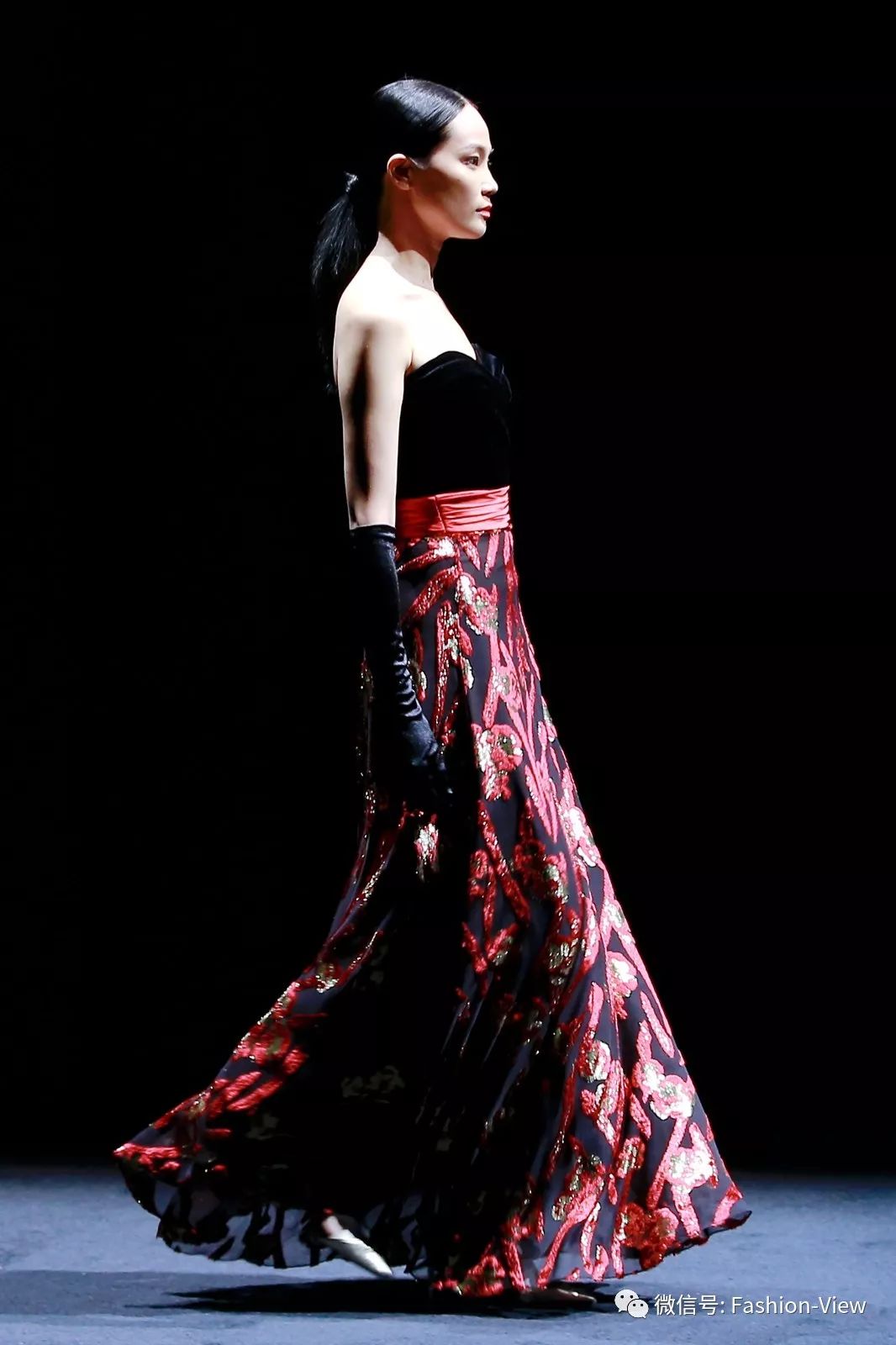 耳畔余音绕是什么意思,恩派雅羊绒衫女