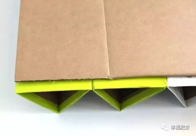 鞋子里倒东西,鞋子不用刷就能干净的方法