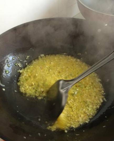 味道鲜美的酱料做法,金针菇西红柿辣酱