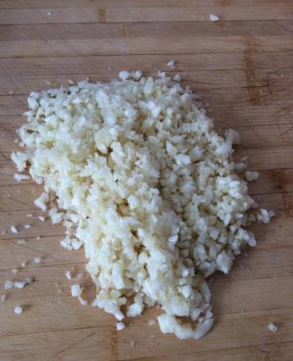 味道鲜美的酱料做法,金针菇西红柿辣酱