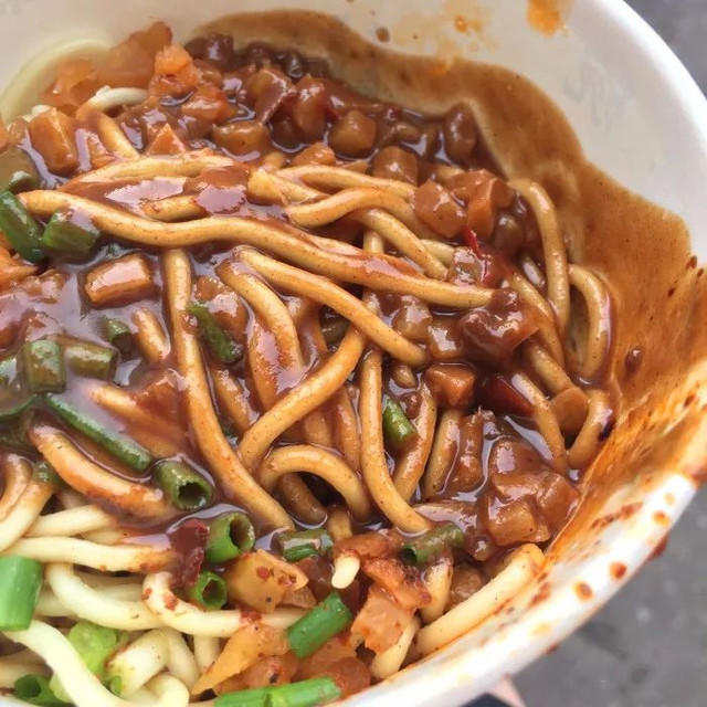 这碗面火了30年,这碗面居然上热搜了